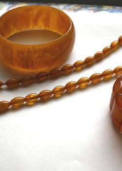 antique amber 234234